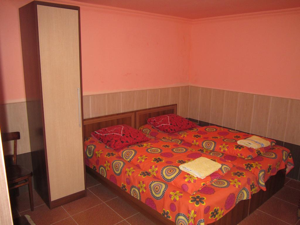 Guesthouse 97 In Batumi Ruang foto