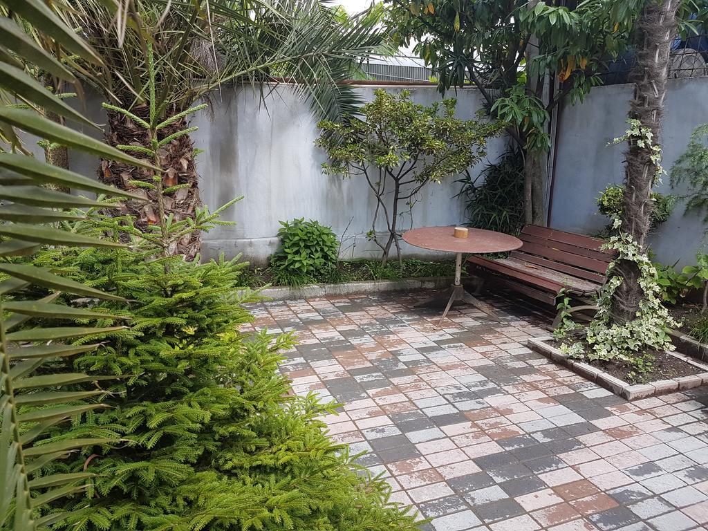 Guesthouse 97 In Batumi Bagian luar foto