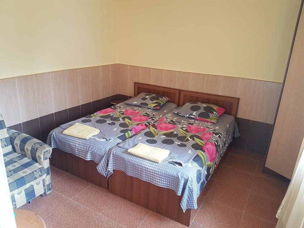 Guesthouse 97 In Batumi Bagian luar foto