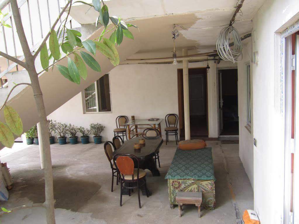 Guesthouse 97 In Batumi Bagian luar foto