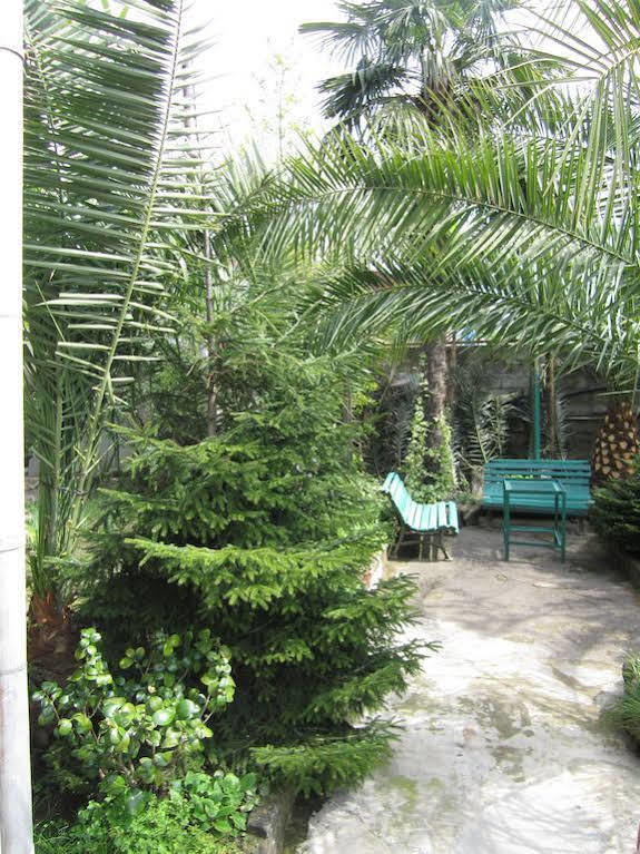 Guesthouse 97 In Batumi Bagian luar foto