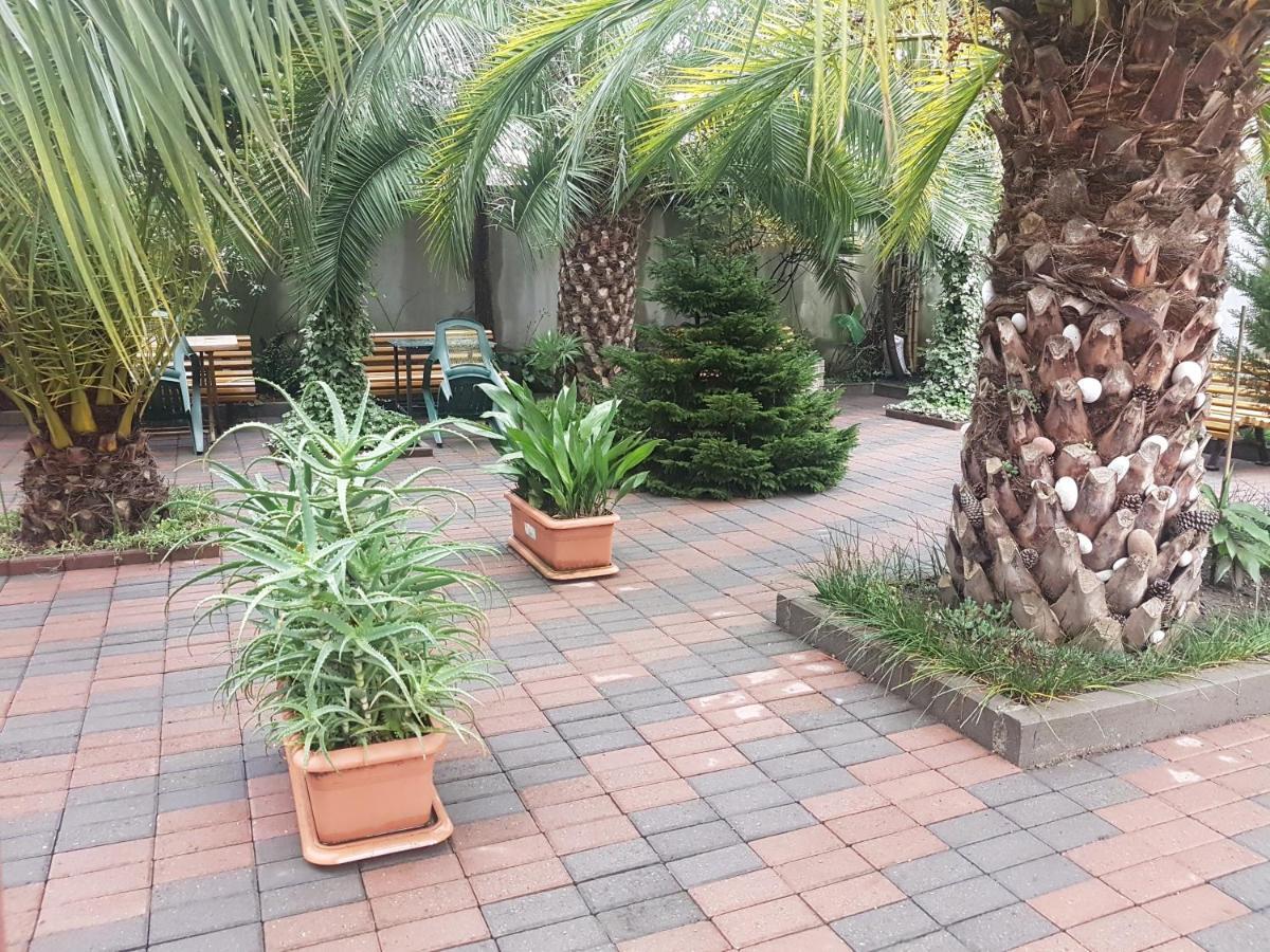 Guesthouse 97 In Batumi Bagian luar foto